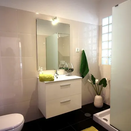 Madeira Island - Cosy & Spacious Holidays House Near The Beach In Machico * Machico (Madeira)